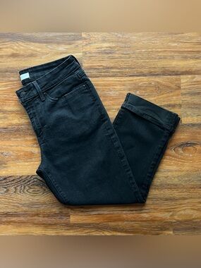 Signature Levi Strauss Gold Mid Rise Capri Jeans Black Stretch - Size 10 / 30